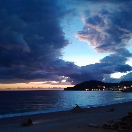 Hotel Prinos Himare Buitenkant foto