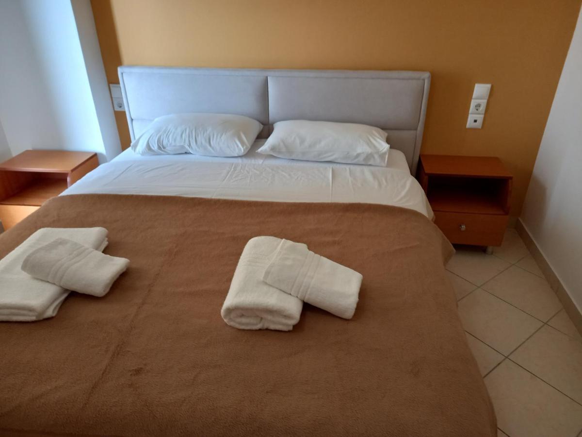 Hotel Prinos Himare Buitenkant foto