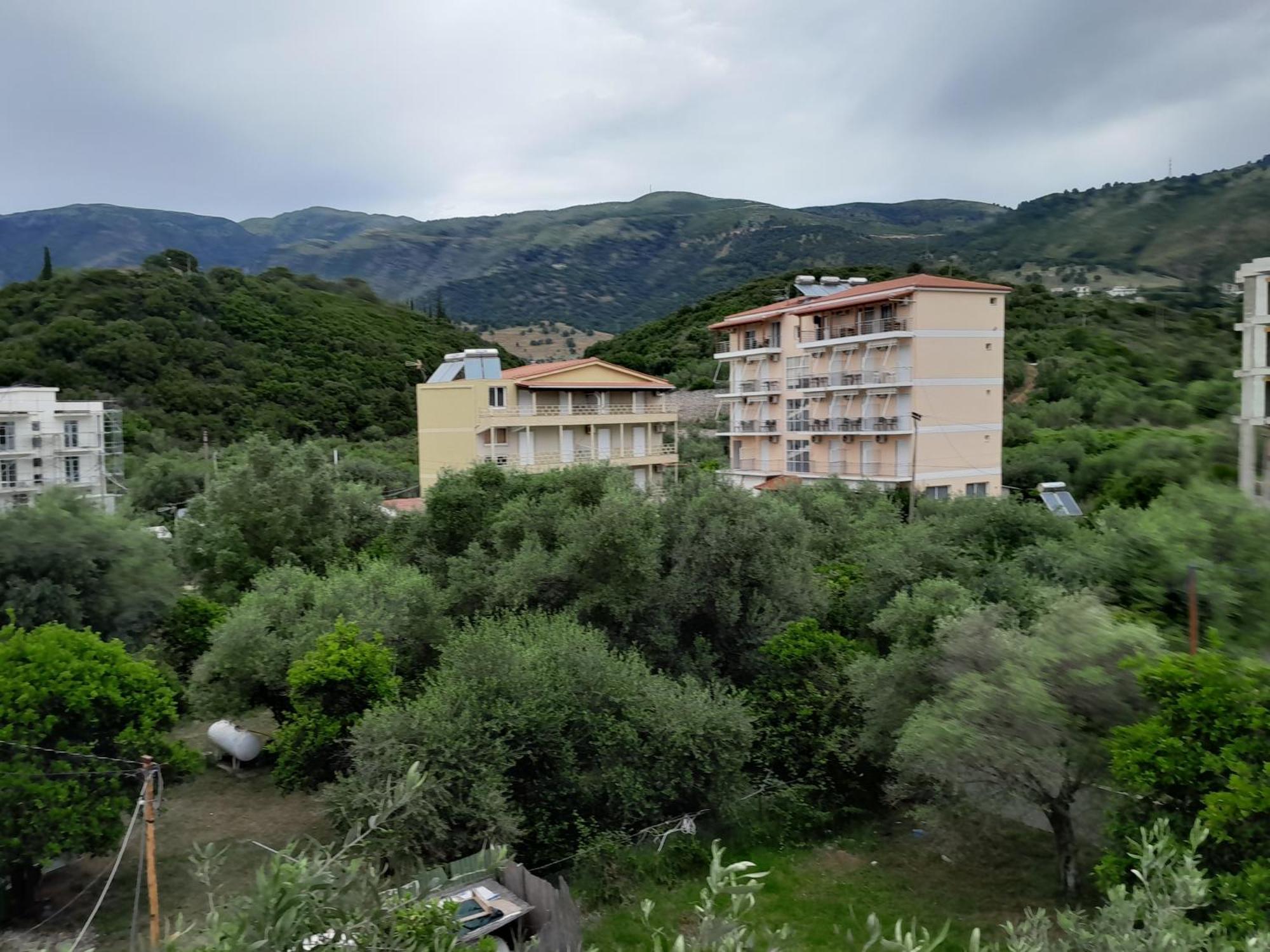 Hotel Prinos Himare Buitenkant foto